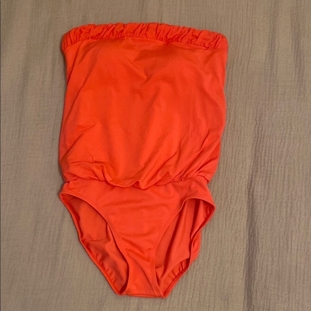 JANTZEN ONE PICES Coral Swimwear. Size 6 ( missing strap )